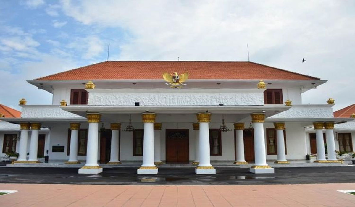 Mengejutkan! Sejarah Gedung Grahadi yang Jarang Diketahui Publik